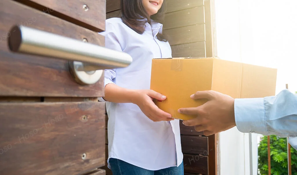 7 Cách Ship Hàng Cho Khách Khi Bán Hàng Online 3 Ship hàng trực tiếp