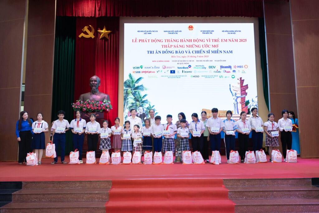 🎒 Đồng hành cùng "Tháng Hành động vì Trẻ em 2025" 7 R62 6773